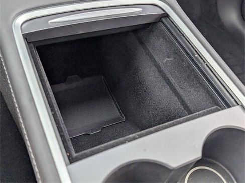 Used 2025 Tesla Model Y Long Range image 23