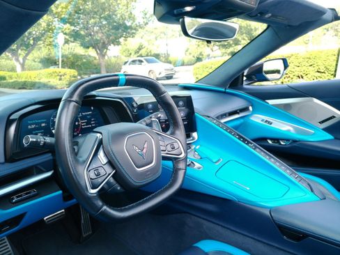 Used 2021 Chevrolet Corvette Stingray Premium Conv w/ Z51 Performance Package RWD image 16