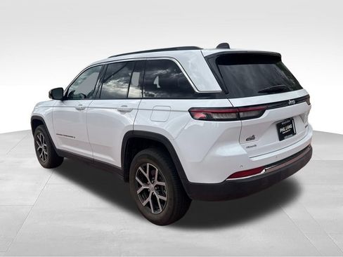 Used 2025 Jeep Grand Cherokee Limited w/ Trailer Tow Package AWD/4WD image 6