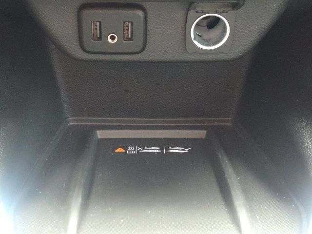 Used 2023 Chevrolet Traverse LT FWD image 33
