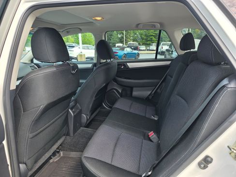 Used 2015 Subaru Outback 2.5i Premium AWD/4WD image 8