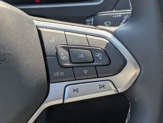 Used 2023 Volkswagen Tiguan SE AWD/4WD image 25