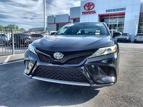 Used 2019 Toyota Camry XSE FWD image 3