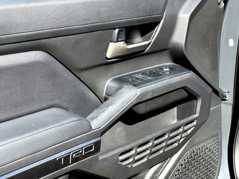 Used 2024 Toyota Tacoma TRD Off-Road image 9