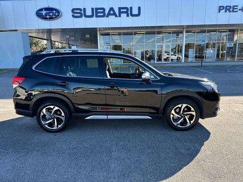 Used 2023 Subaru Forester Touring image 2