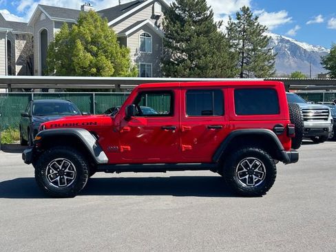 Used 2025 Jeep Wrangler Unlimited Rubicon AWD/4WD image 7