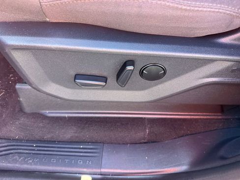 Certified 2025 Ford Expedition Active image 27