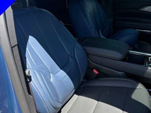 Used 2025 Chevrolet Traverse LT w/ Midnight/Sport Edition AWD/4WD image 30