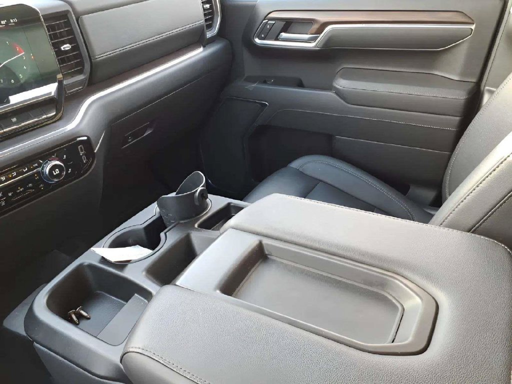 Used 2025 GMC Sierra 1500 SLT RWD image 13