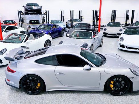 Used 2018 Porsche 911 GT3 image 8