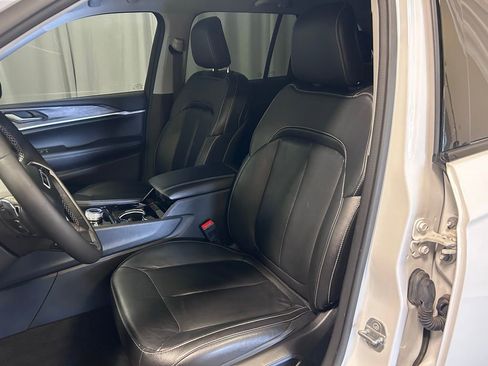 Used 2023 Jeep Grand Cherokee Limited image 8