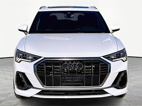 Used 2023 Audi Q3 2.0T Premium Plus w/ Premium Plus Package image 3