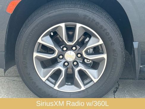 Used 2021 Chevrolet Suburban LS RWD image 5