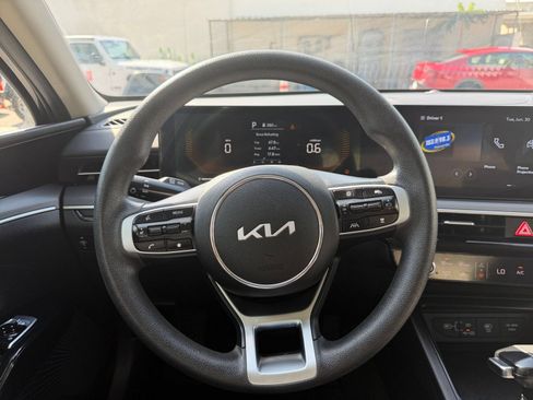 Used 2025 Kia K5 LXS FWD image 27
