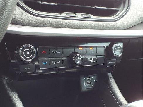 Used 2023 Jeep Compass Sport image 15