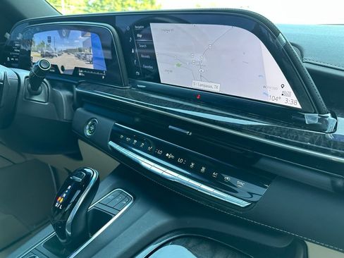 Used 2023 Cadillac Escalade Premium Luxury w/ LPO, Illumination Package RWD image 15