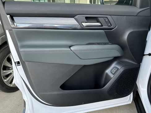 New 2026 GMC Terrain AT4 w/ Technology Package II AWD/4WD image 11
