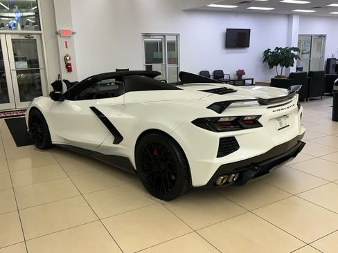 Used 2024 Chevrolet Corvette Stingray Premium Conv w/ Z51 Performance Package image 9