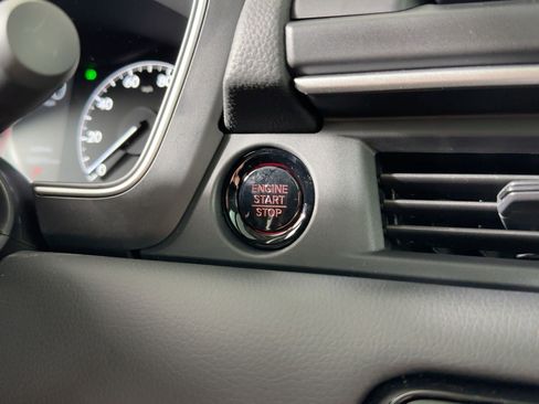 New 2025 Honda Pilot Touring image 25