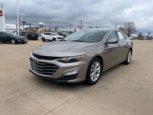 Used 2023 Chevrolet Malibu LT FWD image 2