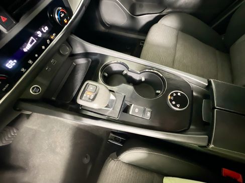 Used 2023 Nissan Rogue SV AWD/4WD image 26
