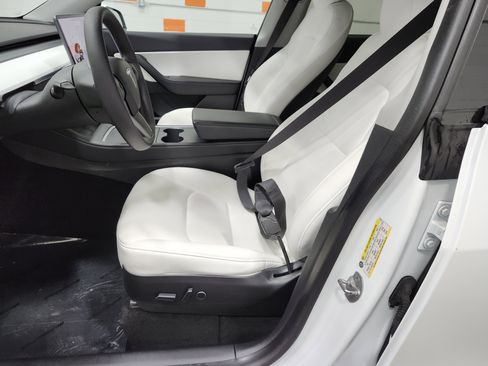 Used 2021 Tesla Model Y Long Range image 25