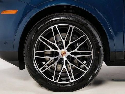 New 2026 Porsche Cayenne AWD/4WD image 31