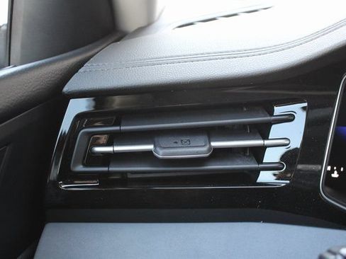 New 2026 Volkswagen Jetta SE FWD image 9