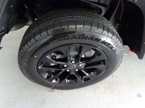 Used 2025 Jeep Wrangler Unlimited Sahara w/ Safety Group image 28