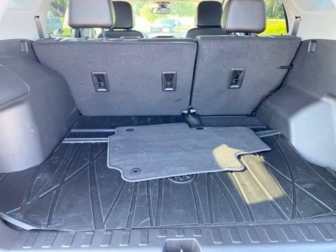 Used 2024 GMC Terrain SLT AWD/4WD image 27
