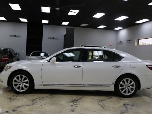 Used 2008 Lexus LS 460 L w/ Preferred Accessory Pkg RWD image 20