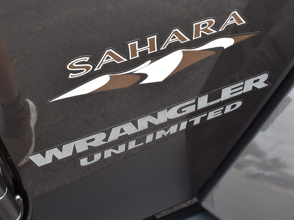 Used 2016 Jeep Wrangler Unlimited Sahara w/ Connectivity Group AWD/4WD image 7