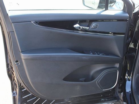 Used 2023 Lincoln Nautilus AWD w/ Premium Package image 16