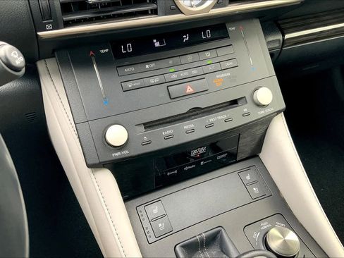 Used 2015 Lexus RC 350 w/ Luxury Package image 36