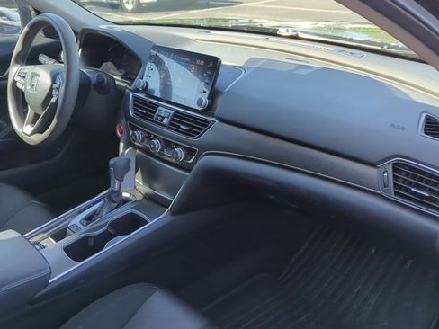 Used 2018 Honda Accord EX image 26