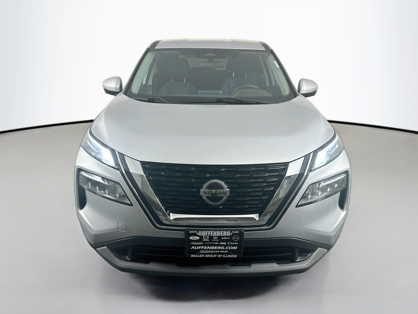Used 2021 Nissan Rogue SV AWD/4WD image 2