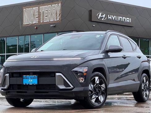 Certified 2025 Hyundai Kona SEL FWD image 1