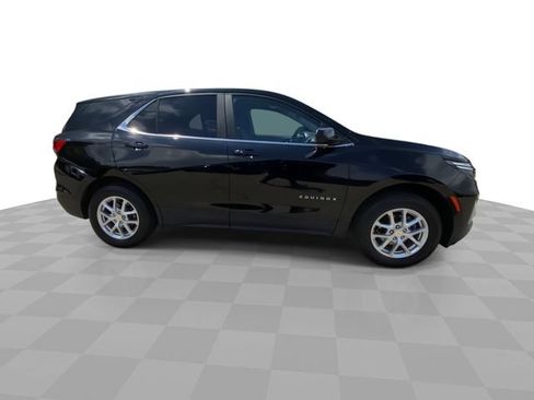 Used 2024 Chevrolet Equinox LT AWD/4WD image 3