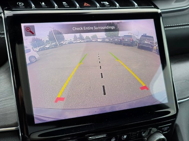 Used 2022 Jeep Grand Cherokee Overland AWD/4WD image 29
