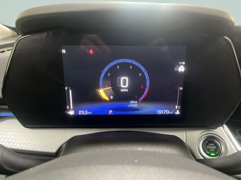 Used 2025 Chevrolet Trax LT w/ LT Convenience Package image 13