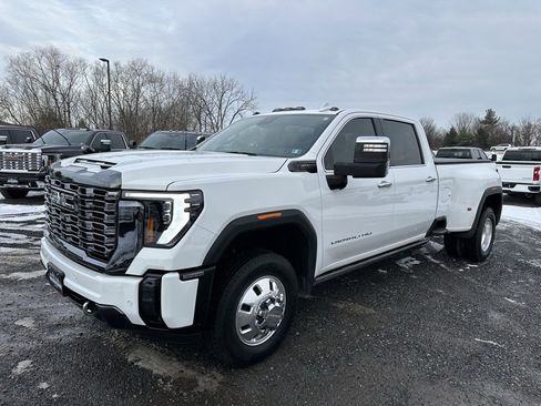 Used 2024 GMC Sierra 3500 Denali Ultimate image 10