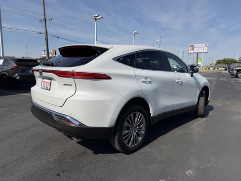 Used 2024 Toyota Venza Limited AWD/4WD image 8