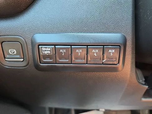 Used 2022 Chevrolet Silverado 2500 W/T w/ WT Fleet Convenience Package AWD/4WD image 28