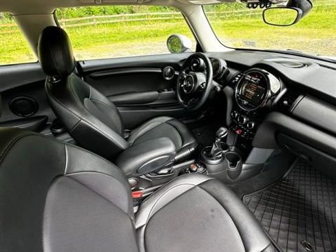 Used 2018 MINI Cooper 2-Door Hardtop FWD image 18