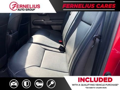 Used 2022 Toyota Tacoma TRD Sport w/ TRD Premium Sport Package AWD/4WD image 8