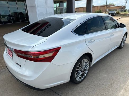 Used 2017 Toyota Avalon Touring FWD image 6