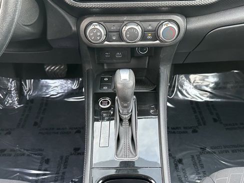 Certified 2023 Nissan Kicks SV image 32