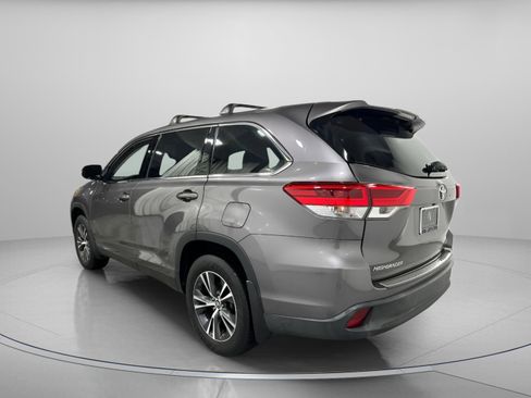 Used 2019 Toyota Highlander Plus image 3