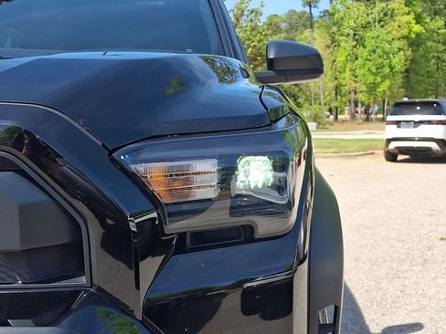 Used 2025 Toyota 4Runner SR5 image 9