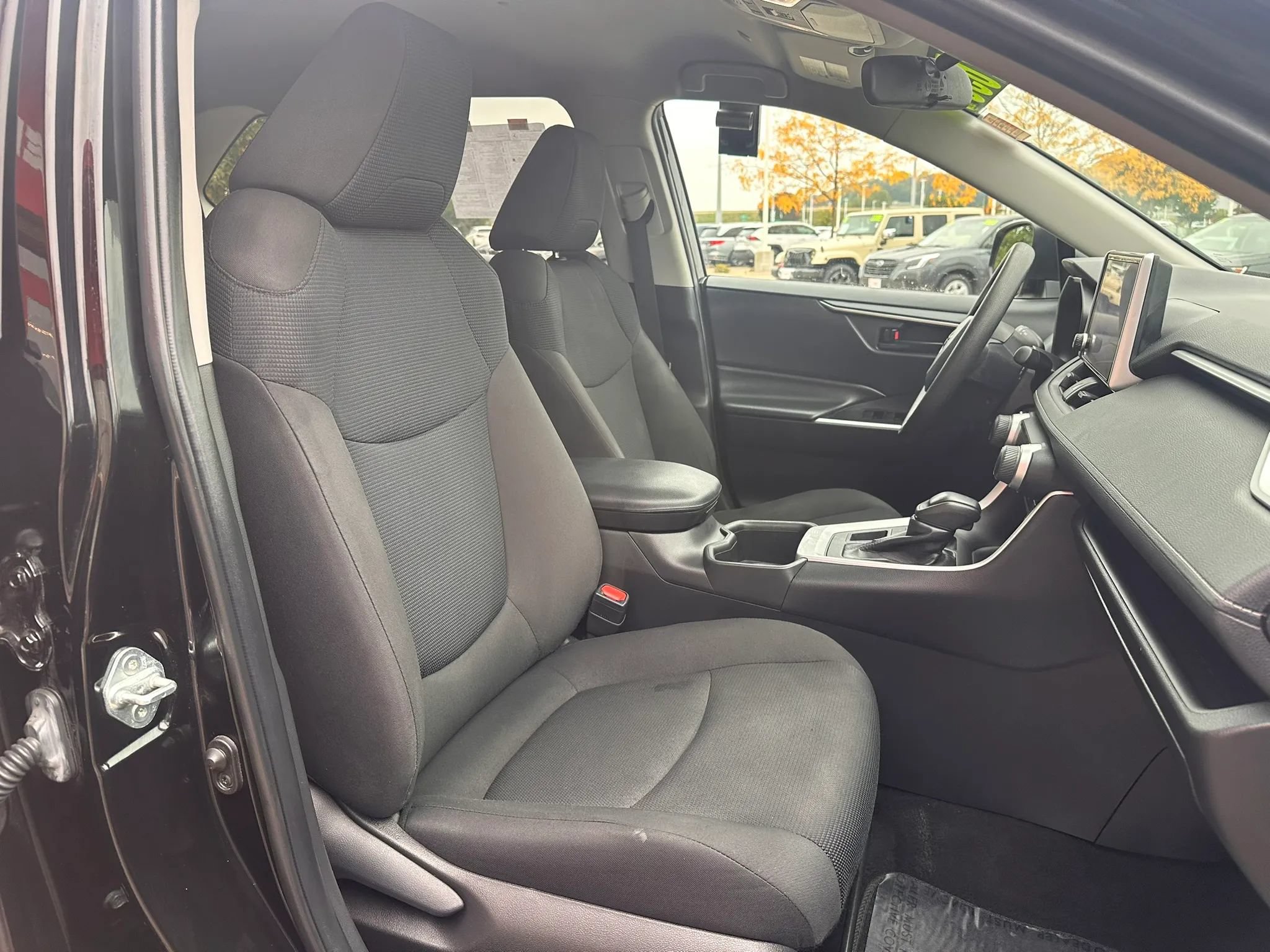 Used 2024 Toyota RAV4 LE AWD/4WD image 11